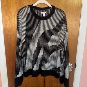 Nine West Abstract Black and Gray Sweater